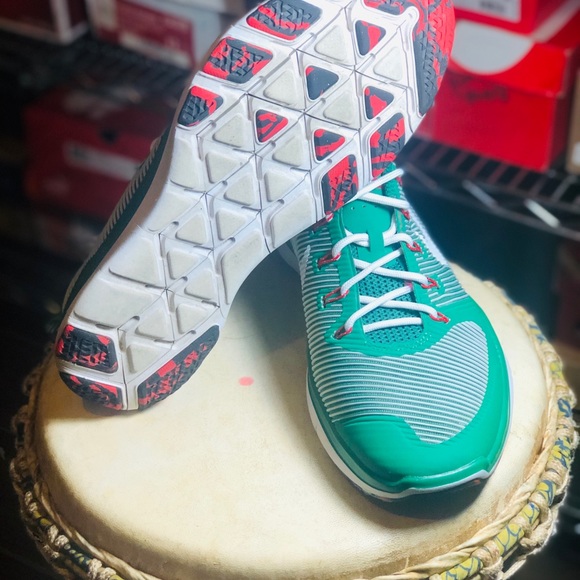 Nike Men's Versatility Green/Red Sz 12, 833336-316 - Picture 8 of 9